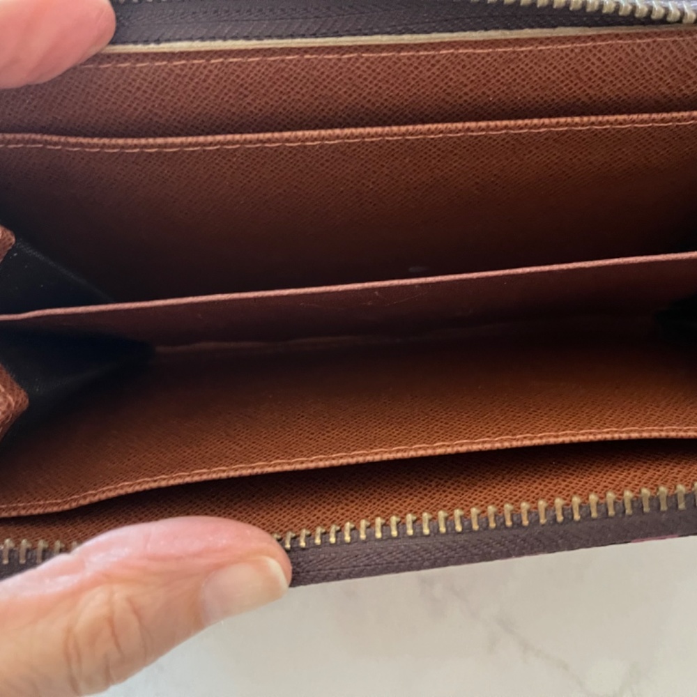 Wallet - Picture 6 of 6